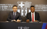 Yerry Mina ký hợp đồng với Barca