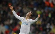 Sút mãi không vào, Ronaldo 'mếu máo' dưới màn mưa