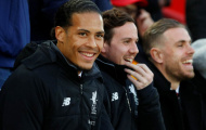 Van Dijk tươi rói nhìn đồng đội hạ nhục Man City lần đầu tiên