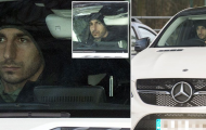 Henrikh Mkhitaryan rầu rĩ đến sân tập