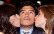 Bố con Maradona mâu thuẫn vì... 'mẹ kế'