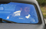 Paul Pogba lái siêu xe, hí hửng đến sân tập