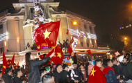 Đêm không ngủ của CĐV ba miền Bắc - Trung - Nam
