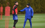 HLV Conte tận tình chỉ bảo tân binh Giroud