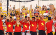 Fan Sài thành nghẹn ngào chia tay các 'soái ca' U23 Việt Nam
