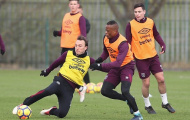 Choáng với lần đầu của Patrice Evra ở West Ham
