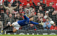 Khoảnh khắc hài hước khi Rio Ferdinand về làm thủ môn