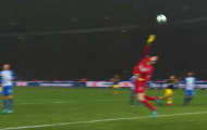 Những pha bay người cứu thua tuyệt đẹp tại Bundesliga trong tháng Giêng