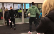Chấn thương, Pogba tập tễnh rời St James' Park?