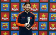 Messi 'nhận quà' từ Barcelona