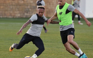Viện binh khủng trở lại, sân tập Liverpool rộn tiếng cười