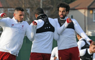 Sắp vượt Man Utd, Salah và đồng đội nhảy múa trên sân tập