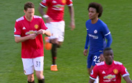 HÀI HƯỚC: Willian đọc lén 'quyết sách' của Mourinho bất thành