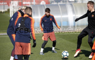 Messi và đồng đội tiếp tục hành trình tìm kiếm cú ăn ba