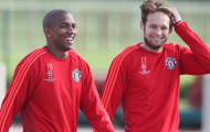 Man Utd âm thầm 'trói chân' 2 ngôi sao