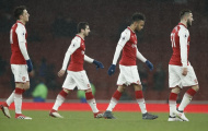 Arsenal hỗn loạn: Cầu thủ 'đoàn kết' đuổi Wenger