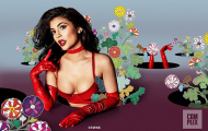 Kylie Jenner khoe thân táo bạo