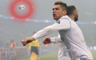 SỐC! Ronaldo suýt lãnh nguyên chai nước vào mặt