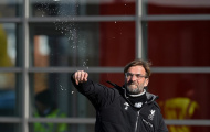 Ném tuyết thư giãn, Liverpool sẵn sàng đả bại Man Utd
