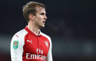 Holding bất ngờ đá chính, Wenger toan tính gì?
