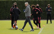 Arsene Wenger cảnh báo học trò không được chủ quan