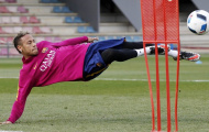 Neymar thể hiện kỹ năng trên sân tập