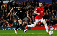 Hai ông lớn tranh giành sát thủ loại Man United