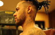 Neymar hóa thành ngôi sao nhạc rock với kiểu tóc mới