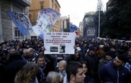 CĐV Lazio bao vây trụ sở FIGC phản đối công nghệ VAR