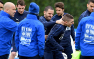 Bonucci đè đầu, bóp cổ đồng đội trên sân tập của tuyển Italia