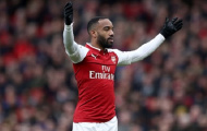 Wenger nói gì khi Aubameyang nhường Lacazette đá phạt đền?