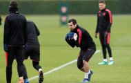 Trước đại chiến CSKA Moscow, Arsene Wenger cho Mkhitaryan tập làm thủ môn