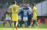 Ngược dòng nghẹt thở, Napoli vẫn chưa 'tha' Juventus