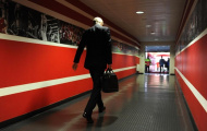 SỐC: HLV Wenger bị ép phải chia tay Arsenal