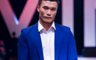 Dự bị ở Thanh Hóa, thủ môn Bùi Tiến Dũng vẫn 'chạy show', làm người mẫu