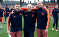 Các đồng đội sống trong thương nhớ cùng Iniesta