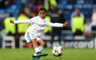 Con Ronaldo ăn mừng chiến thắng theo cách 'không giống ai'