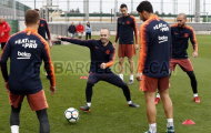 Iniesta trở lại tập luyện, sẵn sàng cho El Clasico?