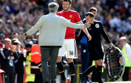 'Vẽ' cầu vồng tại Old Trafford, Carrick lập công đầu giúp Man United giành thắng lợi