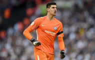 Đoạt cúp FA, fan Chelsea 'van xin' Courtois ở lại 