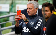 Bị CĐV ném đá, Mourinho xóa luôn tài khoản mạng xã hội