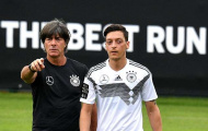 Joachim Low nghiêm mặt 'giáo huấn' Ozil lẫn Reus trong ngày hội quân