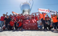 CĐV Liverpool thị uy Real Madrid khi nhuộm đỏ đường phố Kiev