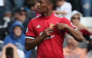 Fan MU phát cuồng khi Martial tỏ thái độ 'khinh bỉ' với áo đấu của Liverpool