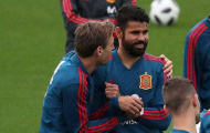 Vừa lên tuyển Monreal đã đến 'làm thân' với Diego Costa