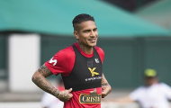 Thoát án cấm dự World Cup vì doping, đội trưởng Peru cười tươi trên sân tập