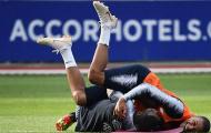 Mbappe vật ngã cả Paul Pogba trong buổi tập của tuyển Pháp