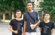 Chris Smalling đá cầu tại Việt Nam, fan thế giới phục sát đất
