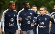 Áp lực bủa vây, Pogba vẫn trêu đùa đồng đội trên sân tập