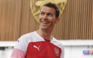 Thấy gì từ bản hợp đồng mang tên Stephan Lichtsteiner